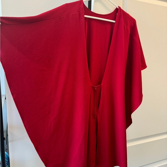 Guess Caped-Sleeve Cocktail Dress - Picture 5 of 7